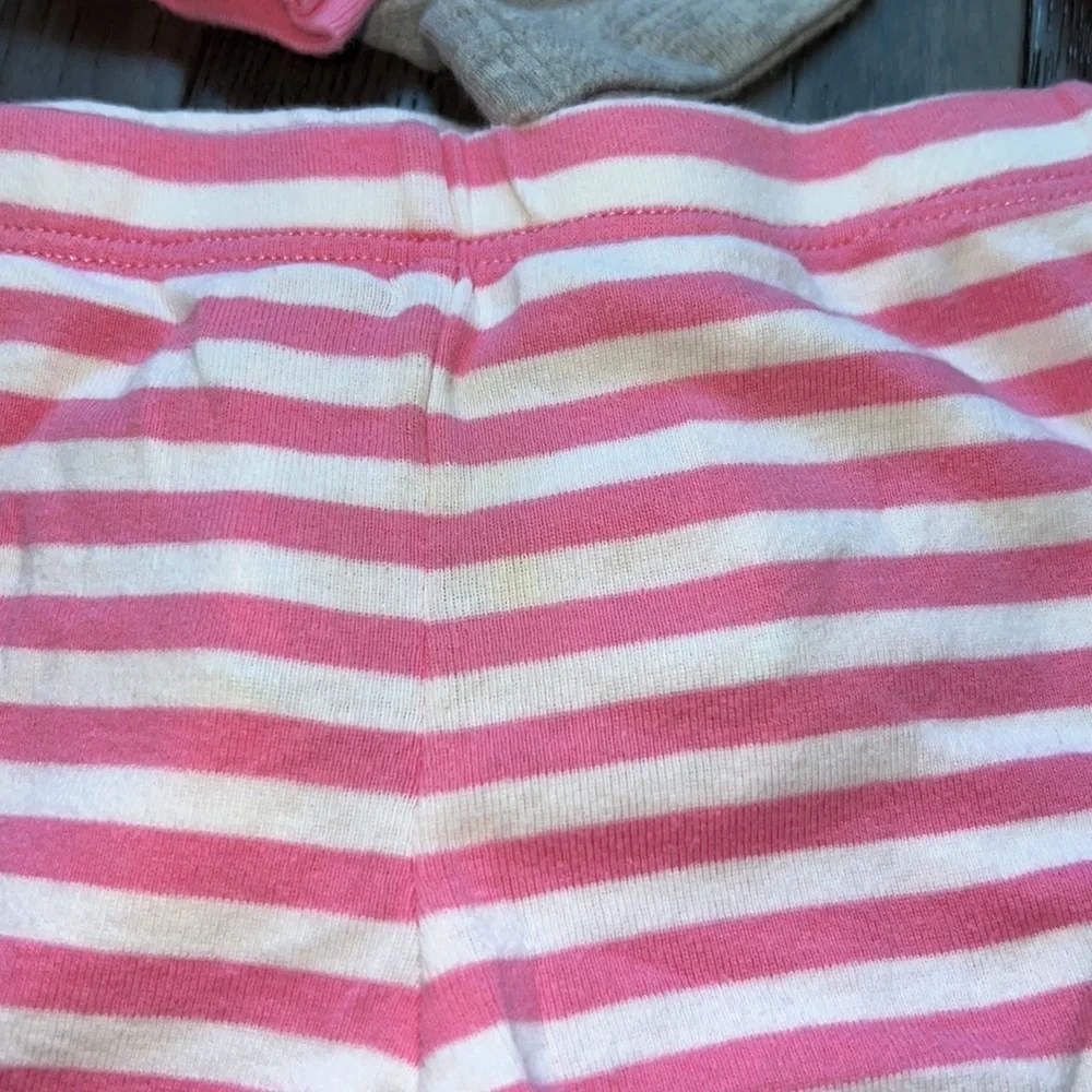 Bundle of Carter’s long sleeve onesies and matching leggings